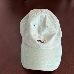 Vineyard Vines baseball cap in green.